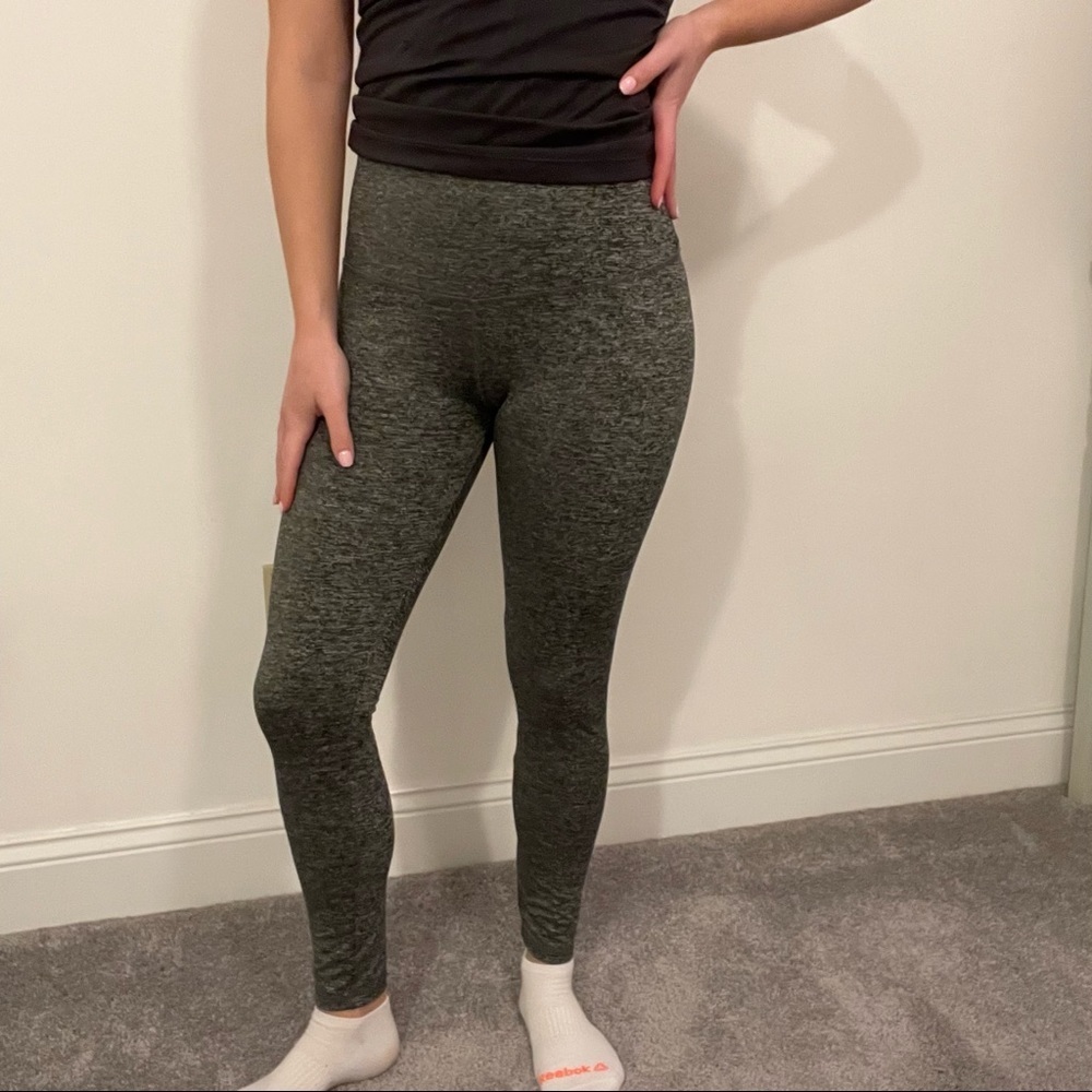 Peachee Collection heather grey leggings Small butt scrunch - Picture 4 of 8